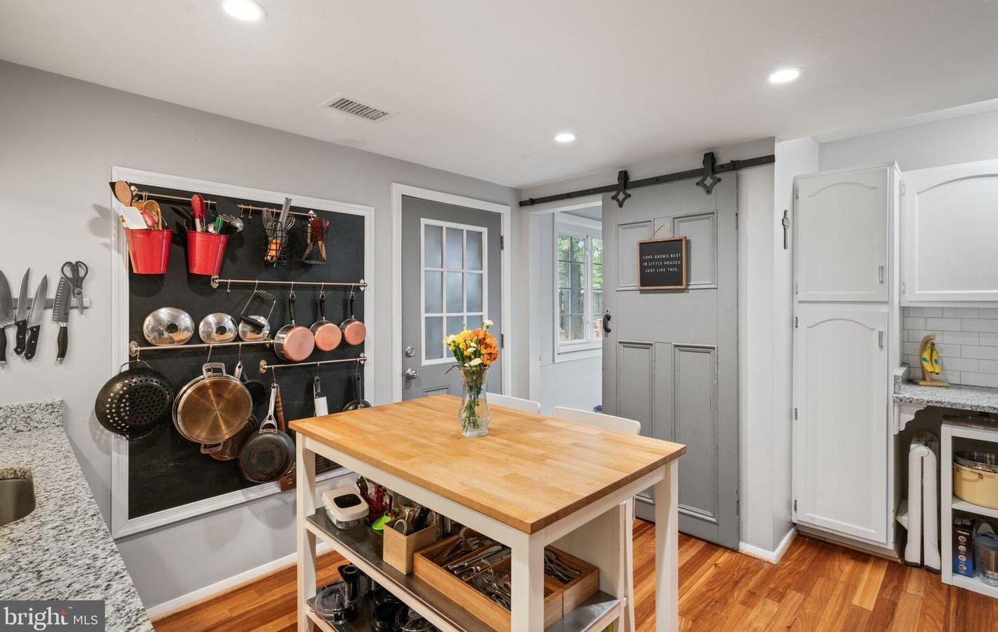 18 Thrush Rd, Dulles VA  20164-1614 exterior