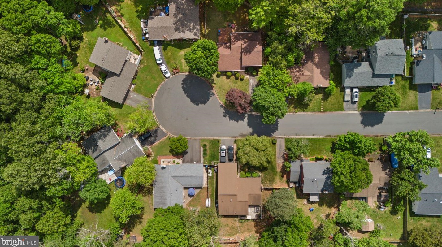 18 Thrush Rd, Dulles VA  20164-1614 exterior