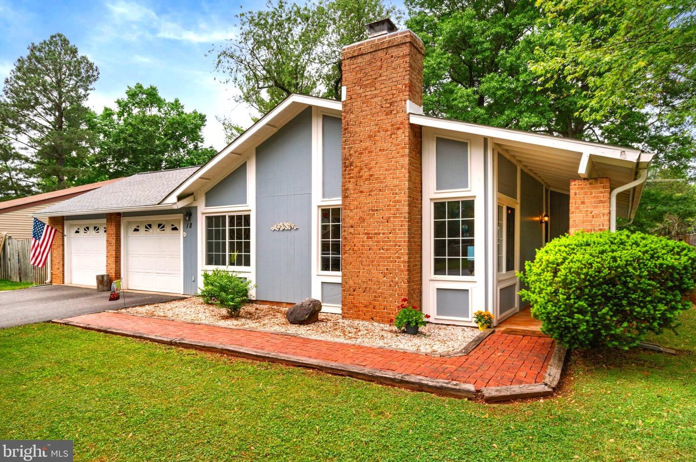 18 Thrush Rd, Dulles VA  20164-1614 exterior