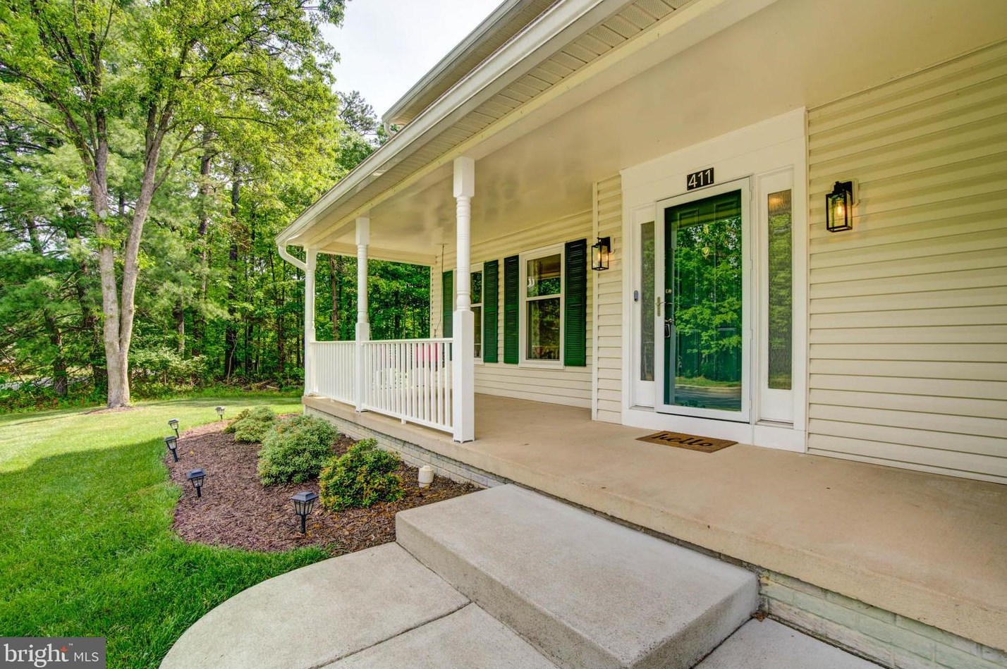 411 Tamarack Ln, Dulles VA  20164-2856 exterior