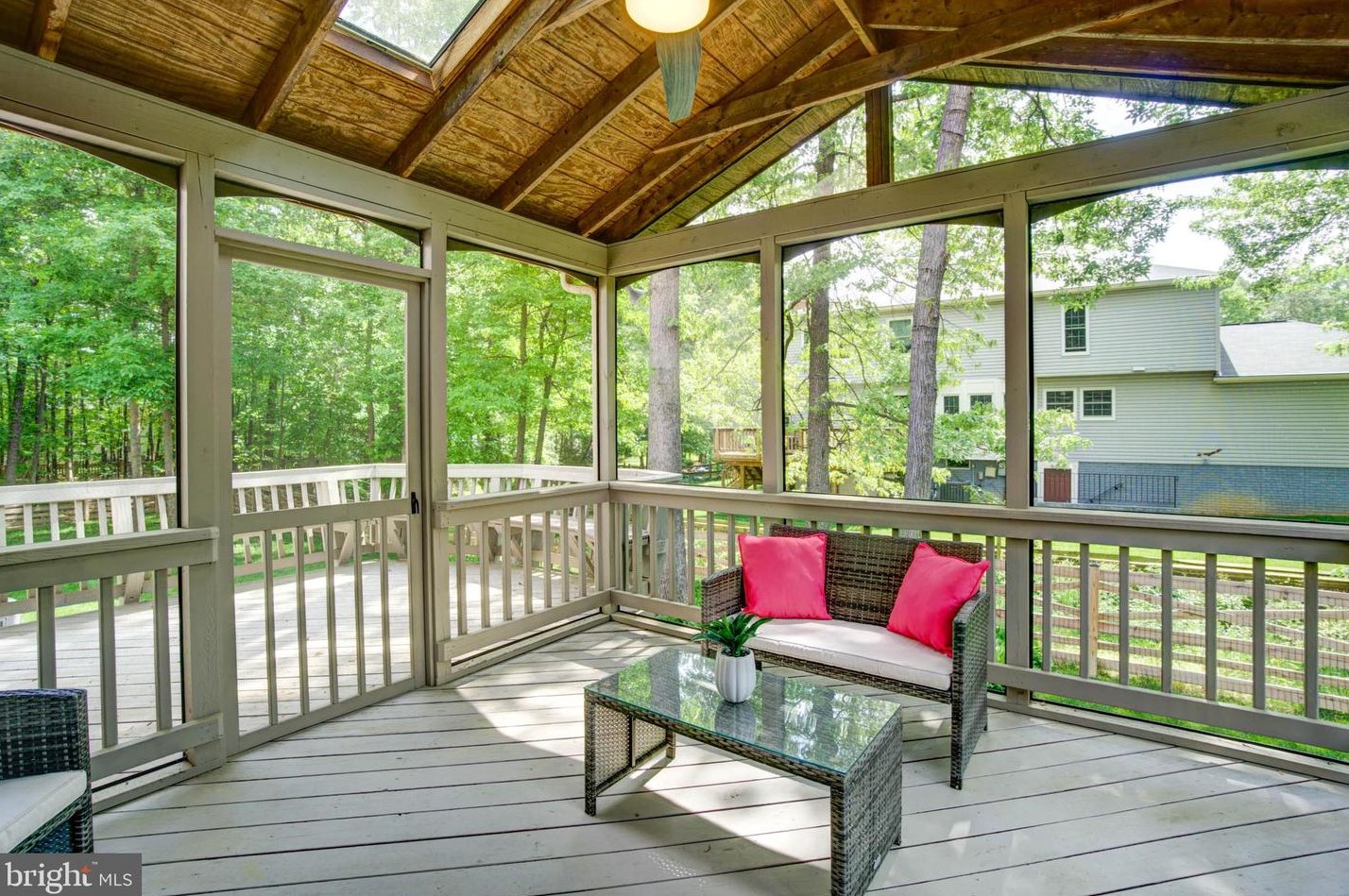 411 Tamarack Ln, Dulles VA  20164-2856 exterior