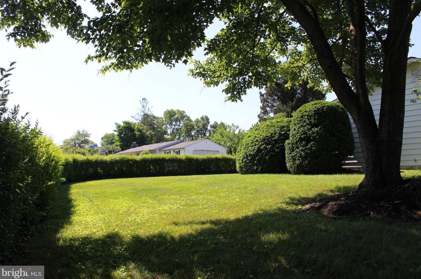 125 Cypress Rd, Dulles VA  20164-4004 exterior