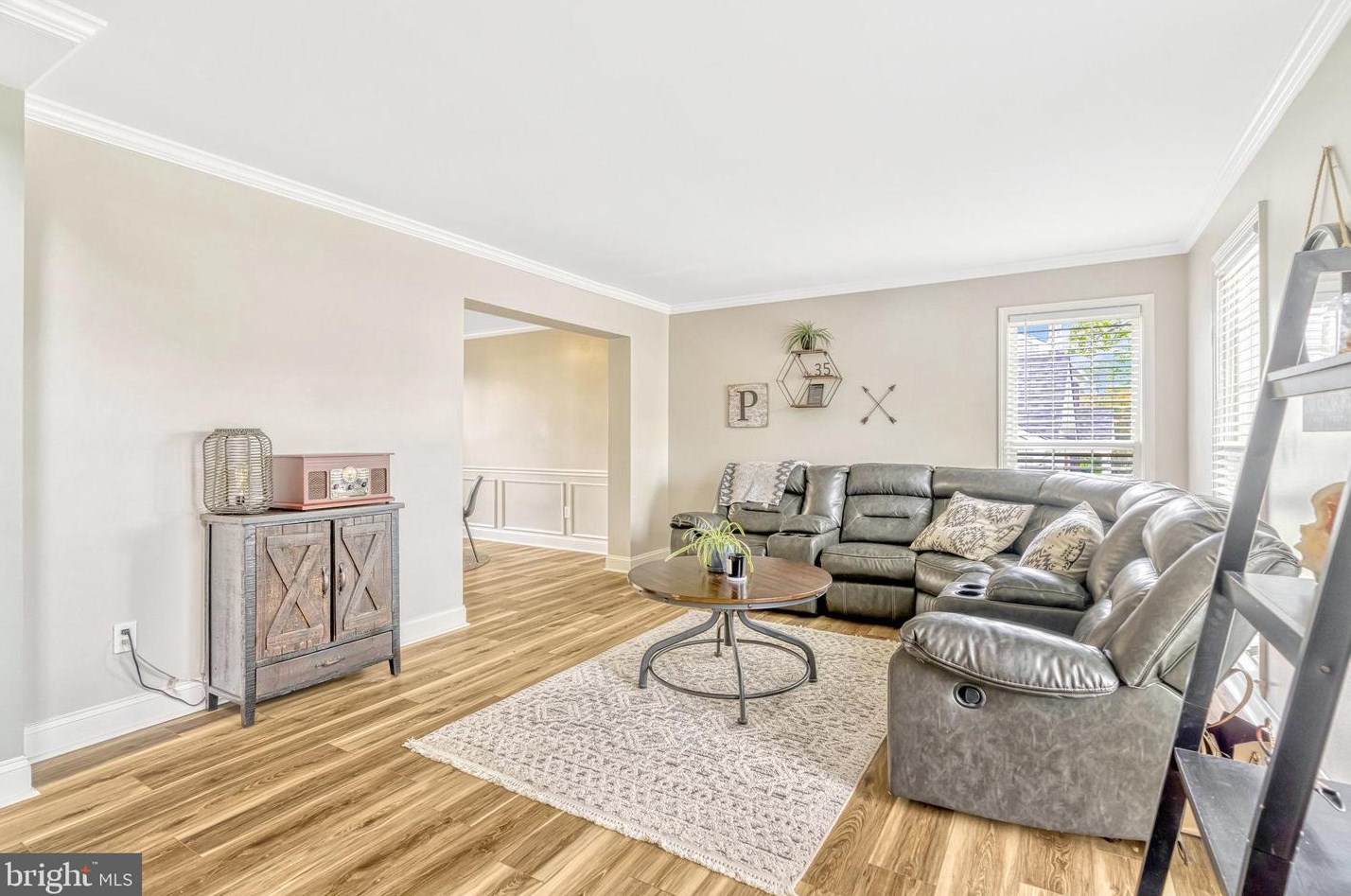 20764 Dewberry Ct, Ashburn VA 20147-4642 exterior