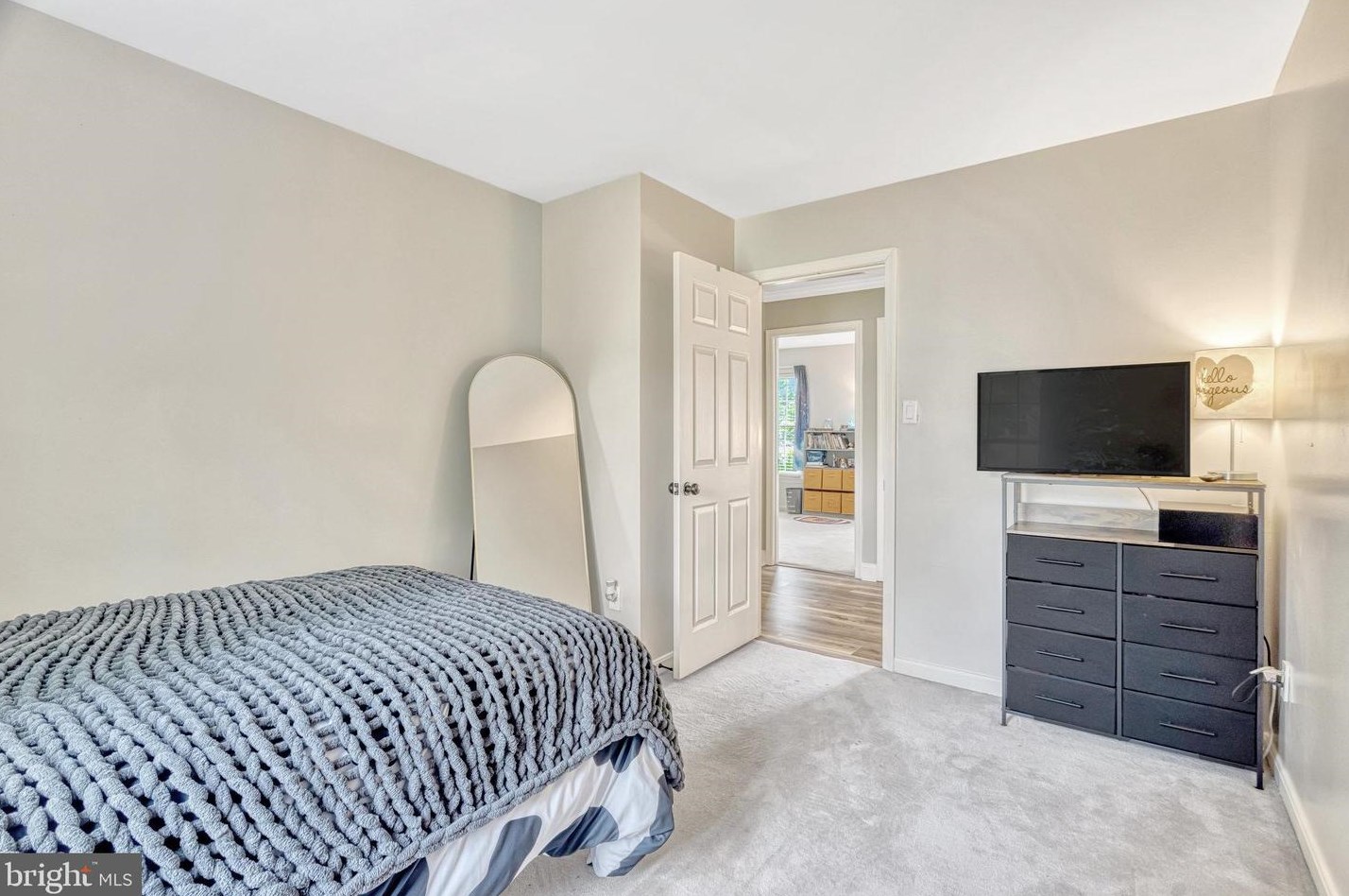 20764 Dewberry Ct, Ashburn VA 20147-4642 exterior