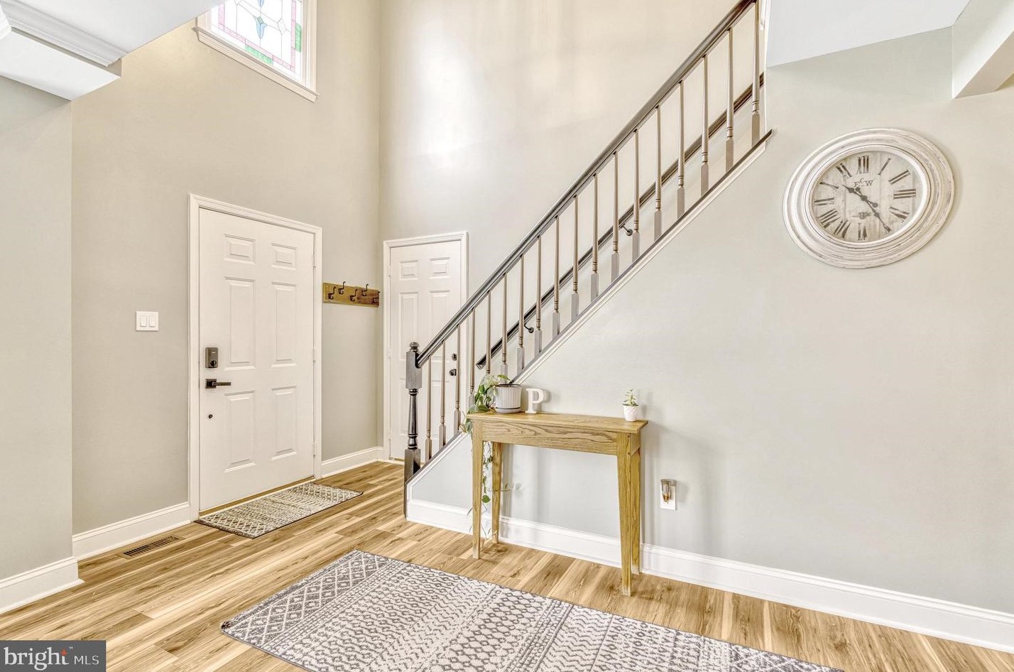 20764 Dewberry Ct, Ashburn VA 20147-4642 exterior