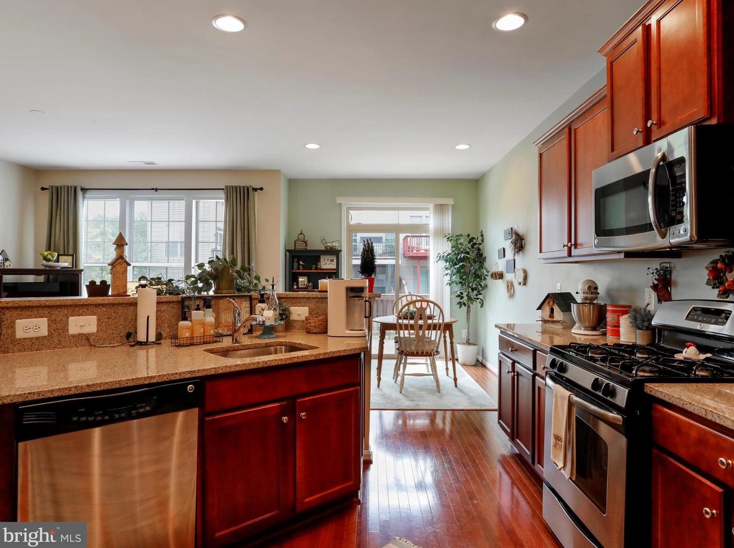 22168 Napier Ter, Ashburn VA 20148-4174 exterior