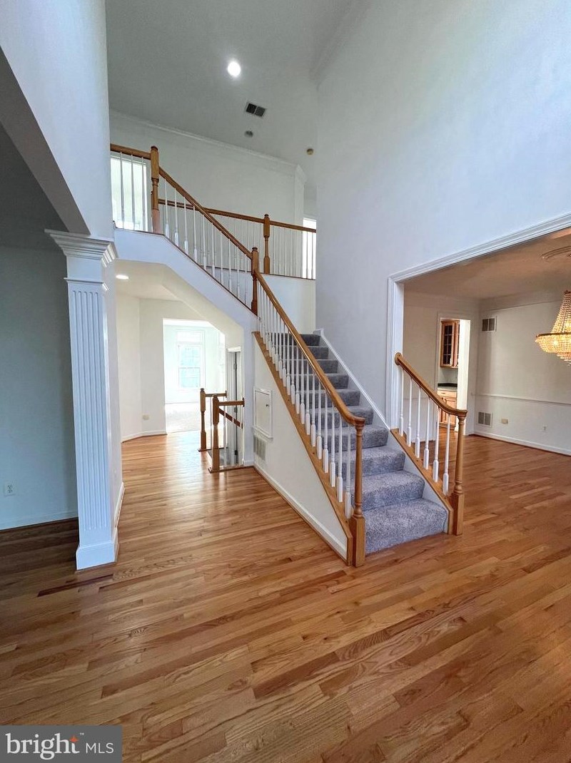 25612 Summerall Dr, Stone Ridge VA  20105-3041 exterior