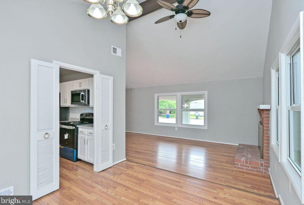 8 Rheims Ct, Dulles VA  20164-1114 exterior