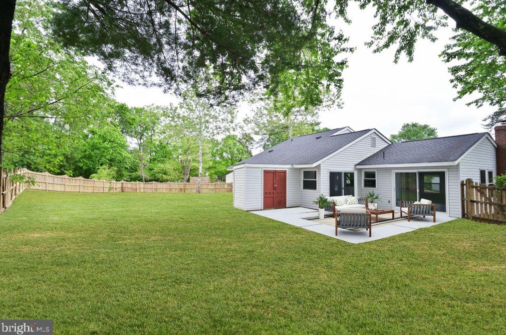 8 Rheims Ct, Dulles VA  20164-1114 exterior