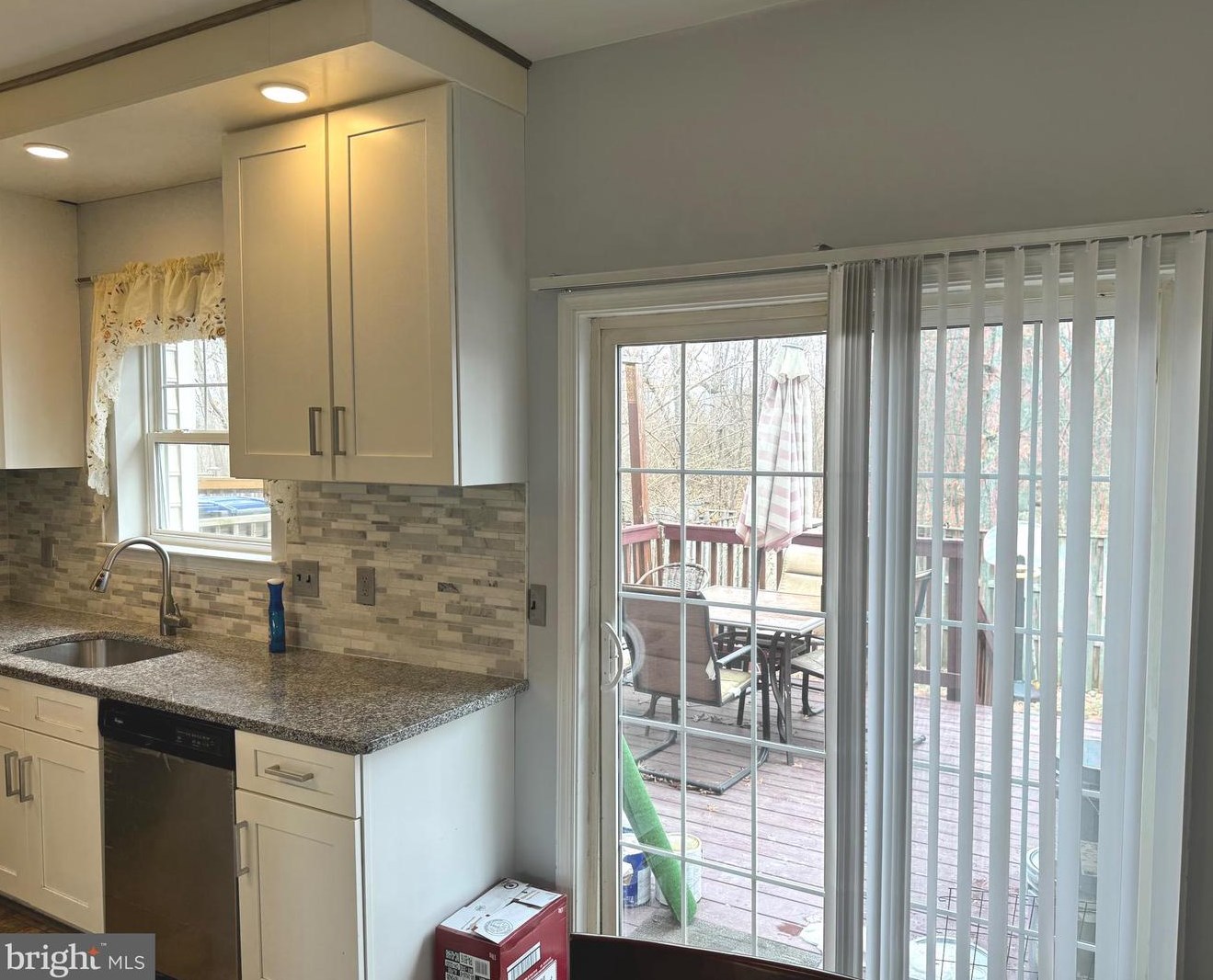 20276 Sprucegrove Sq, Ashburn VA  20147-2390 exterior