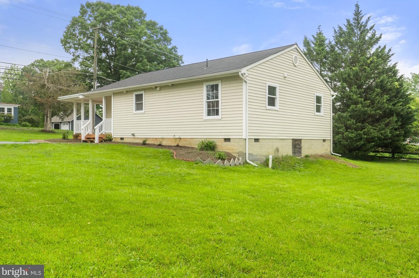 3 James St, Hamilton VA  20158-9029 exterior