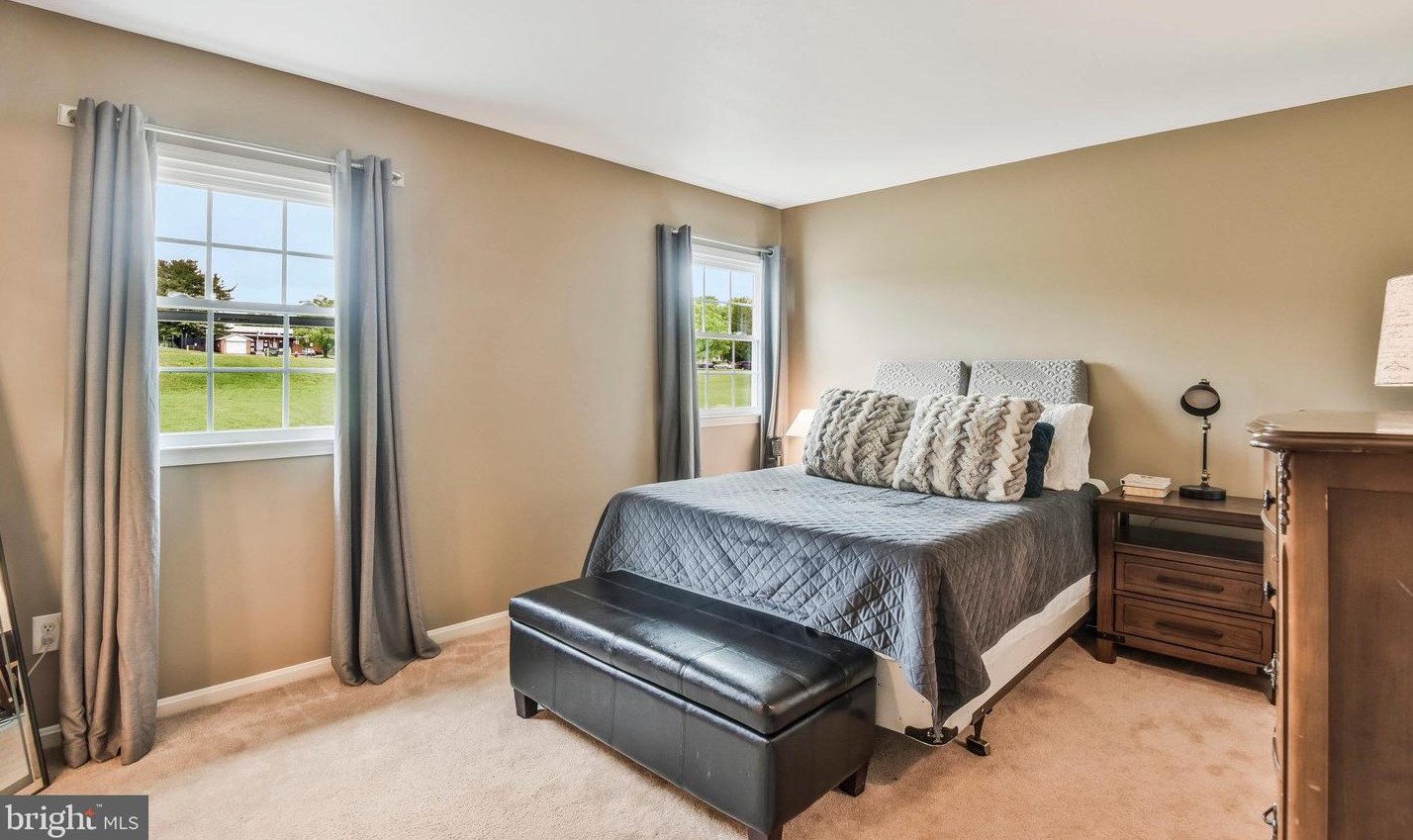 507 Vly Vw Ave, Leesburg VA 20175-2626 exterior