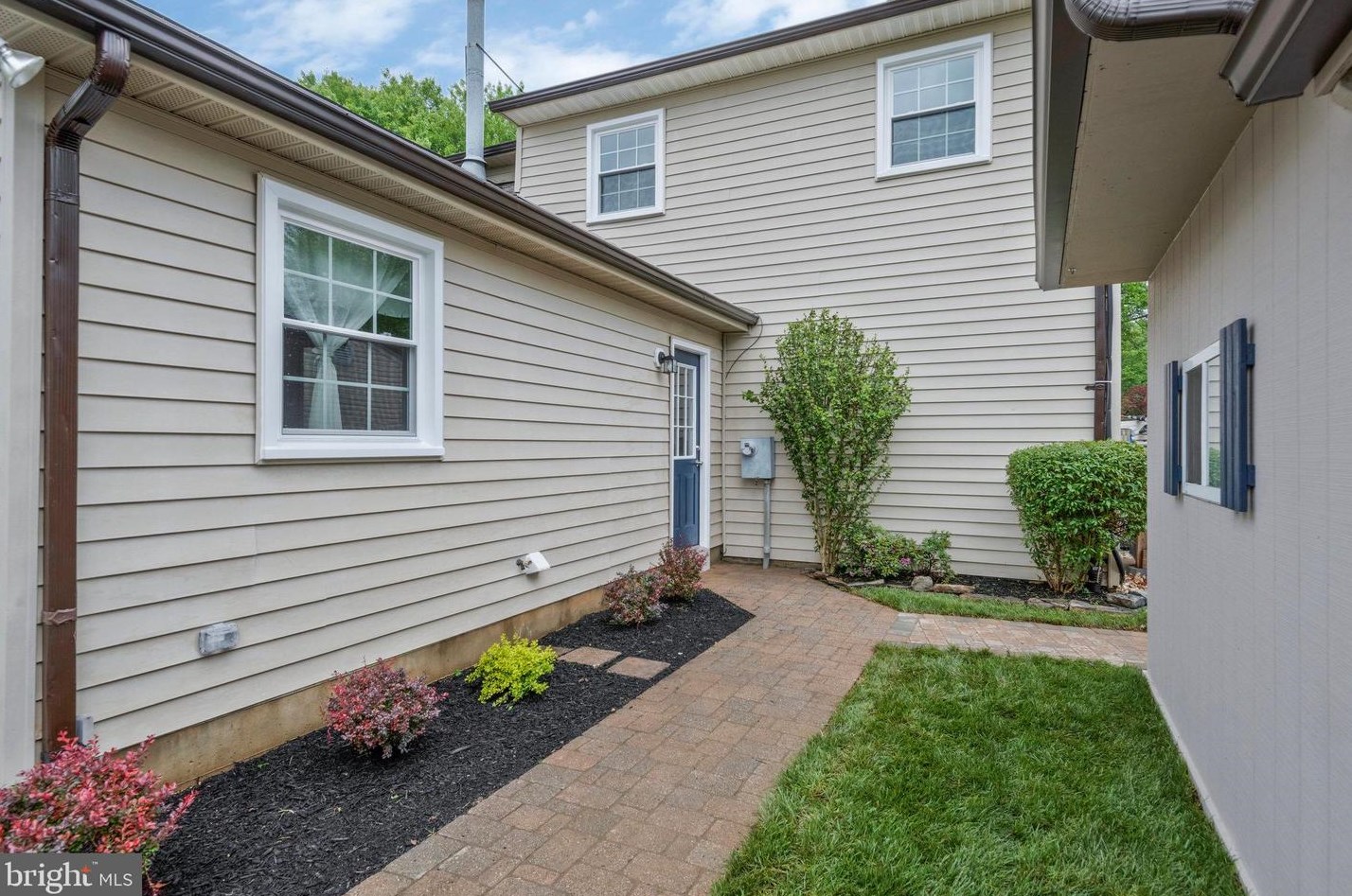 507 Vly Vw Ave, Leesburg VA 20175-2626 exterior