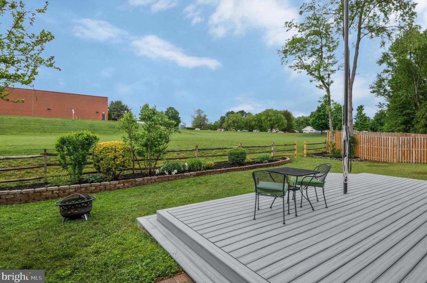 507 Vly Vw Ave, Leesburg VA 20175-2626 exterior