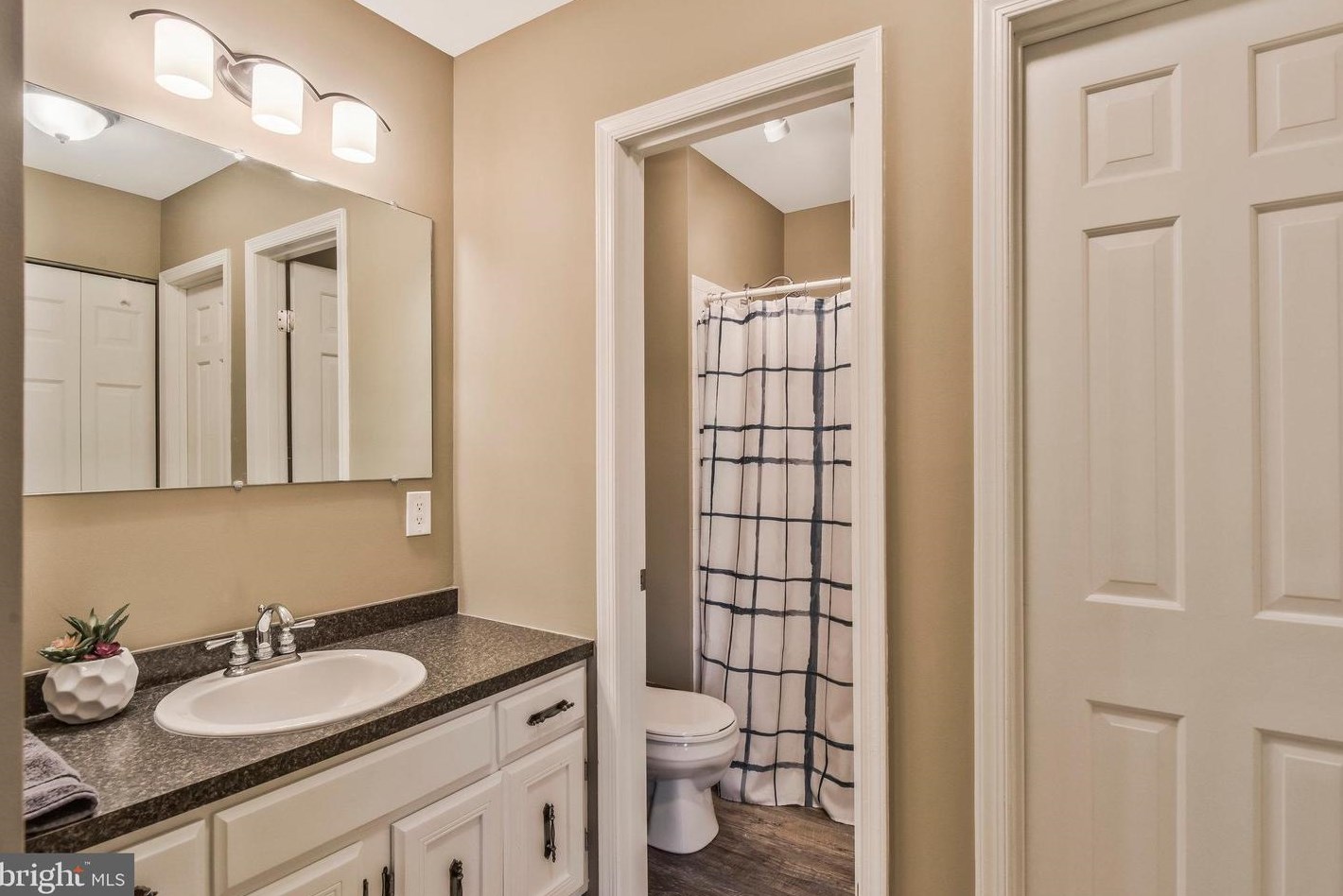 507 Vly Vw Ave, Leesburg VA 20175-2626 exterior