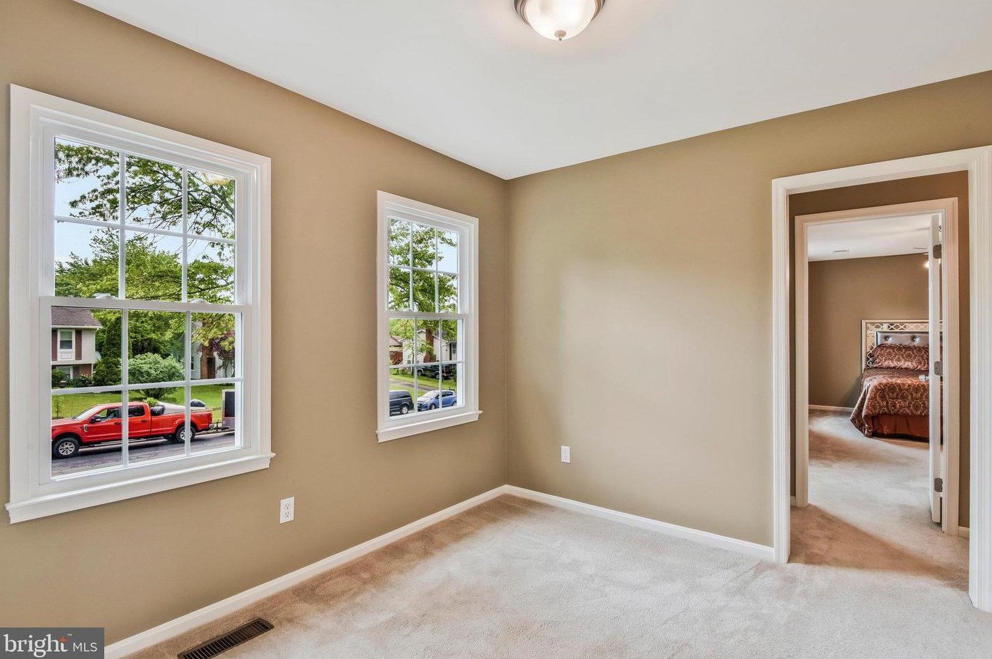 507 Vly Vw Ave, Leesburg VA 20175-2626 exterior