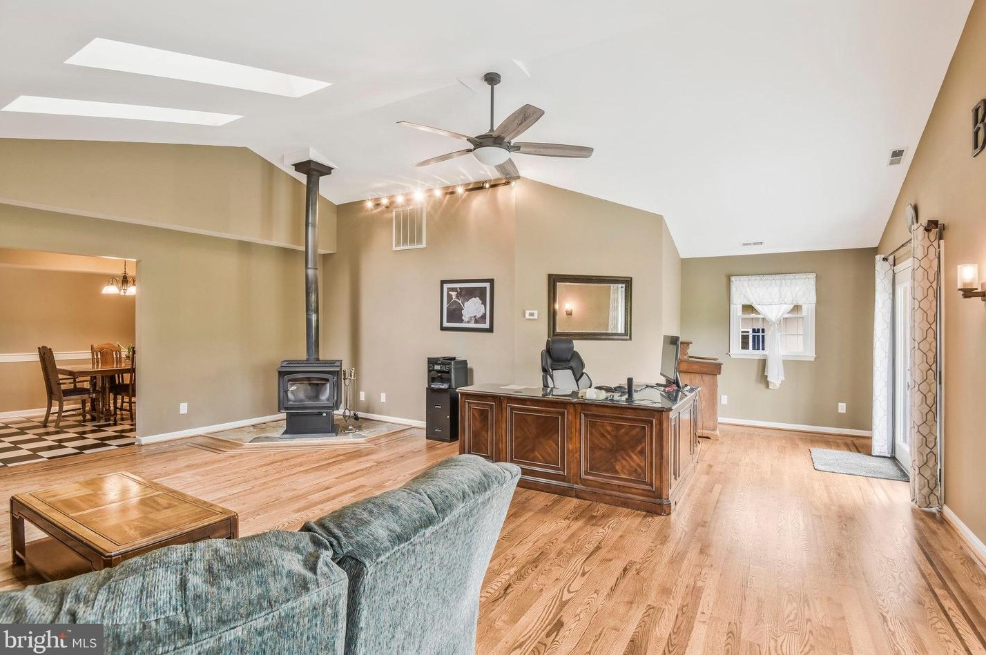 507 Vly Vw Ave, Leesburg VA 20175-2626 exterior