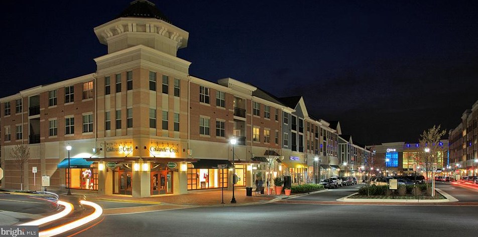 507 Vly Vw Ave, Leesburg VA 20175-2626 exterior