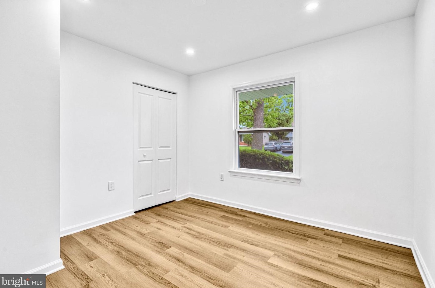 301 Amhurst St, Dulles VA  20164-2204 exterior