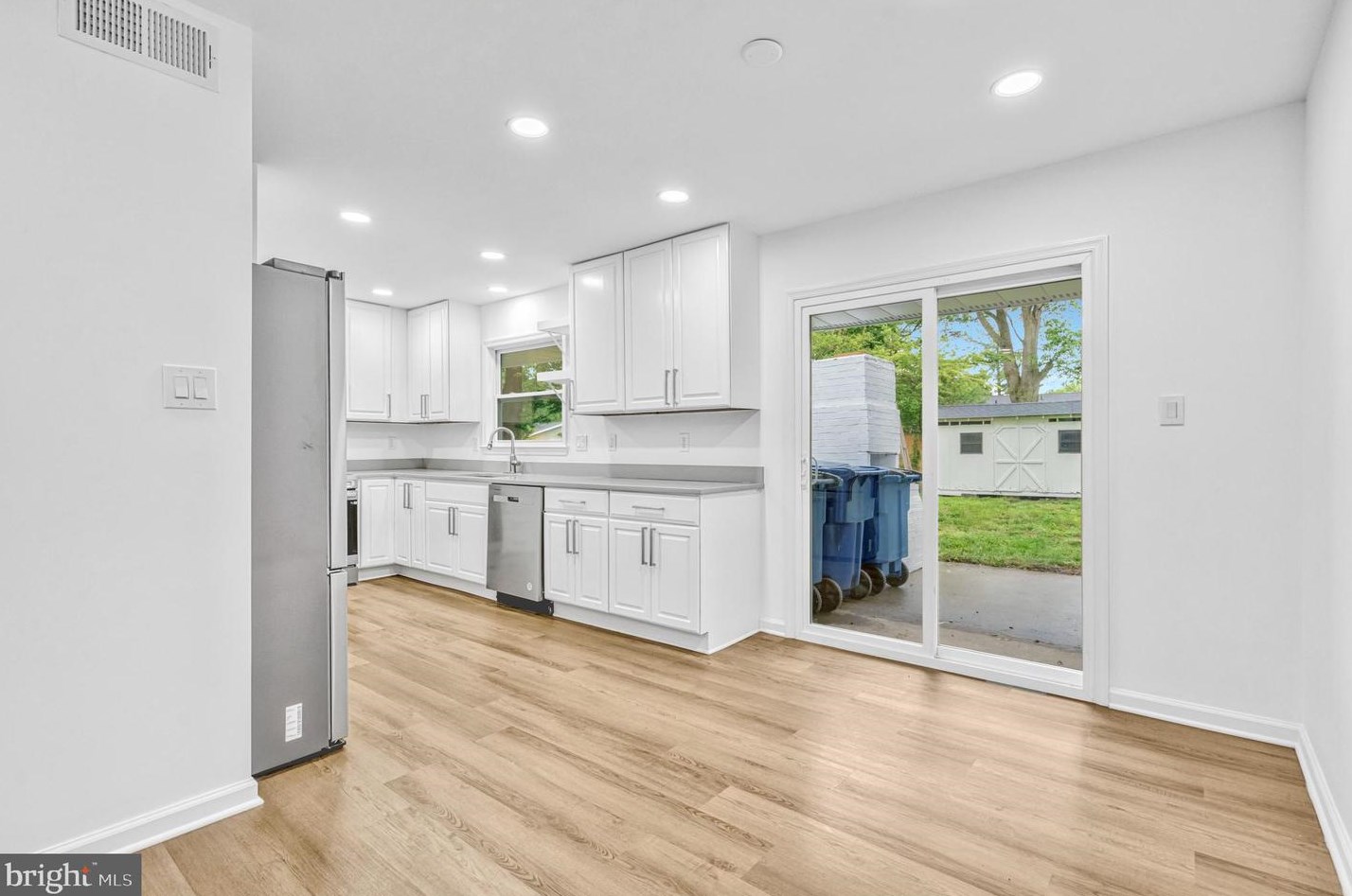 301 Amhurst St, Dulles VA  20164-2204 exterior