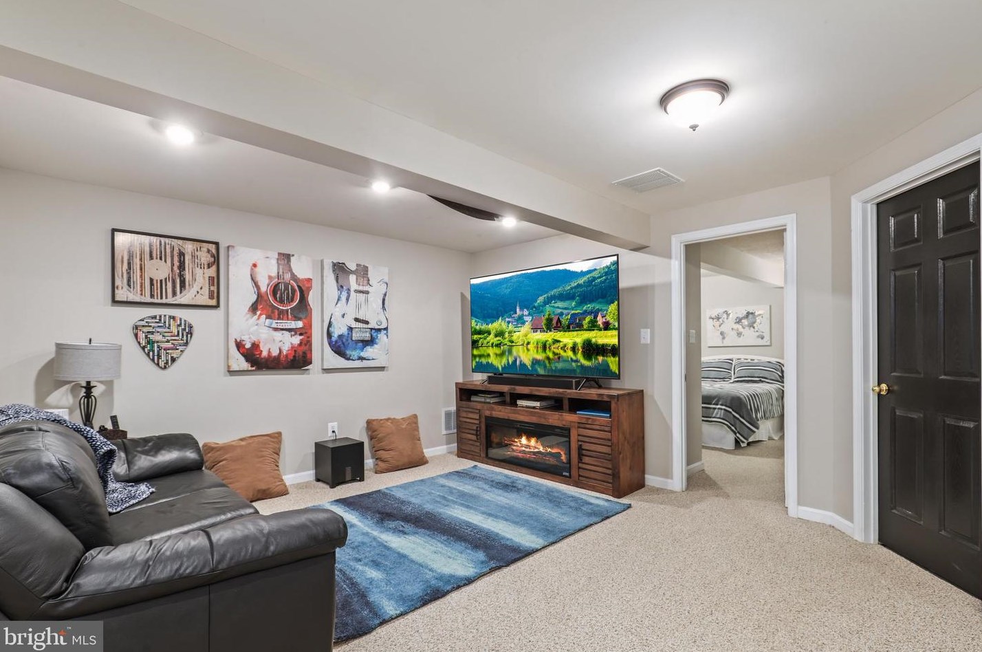 20346 Flushing Mdw Ct, Ashburn VA 20147-3854 exterior