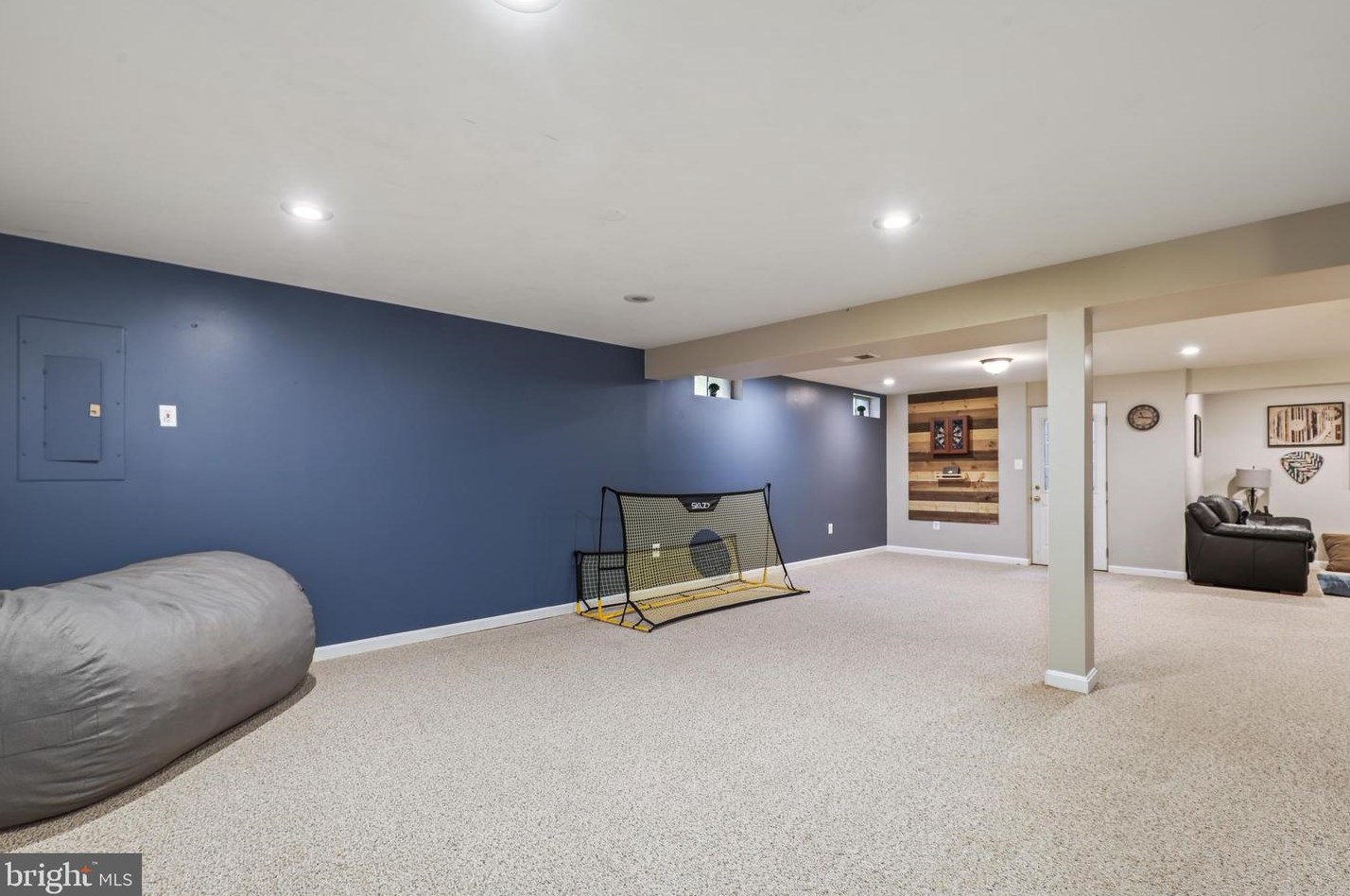 20346 Flushing Mdw Ct, Ashburn VA 20147-3854 exterior