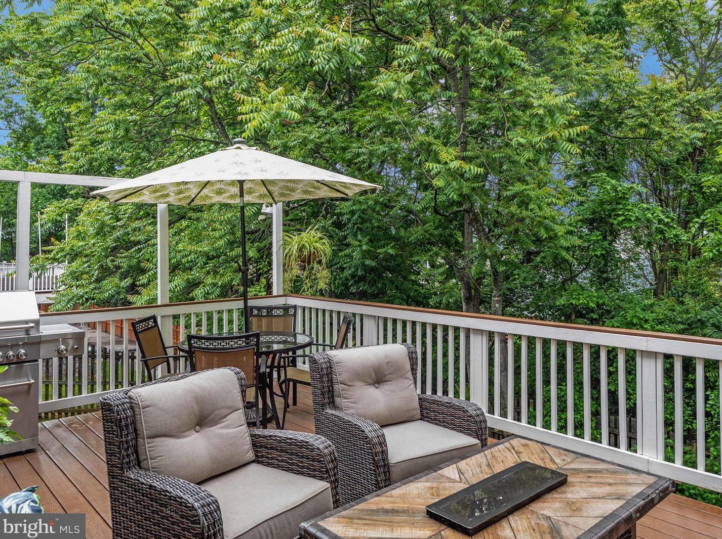 842 Macalister Dr, Leesburg VA 20175-8905 exterior