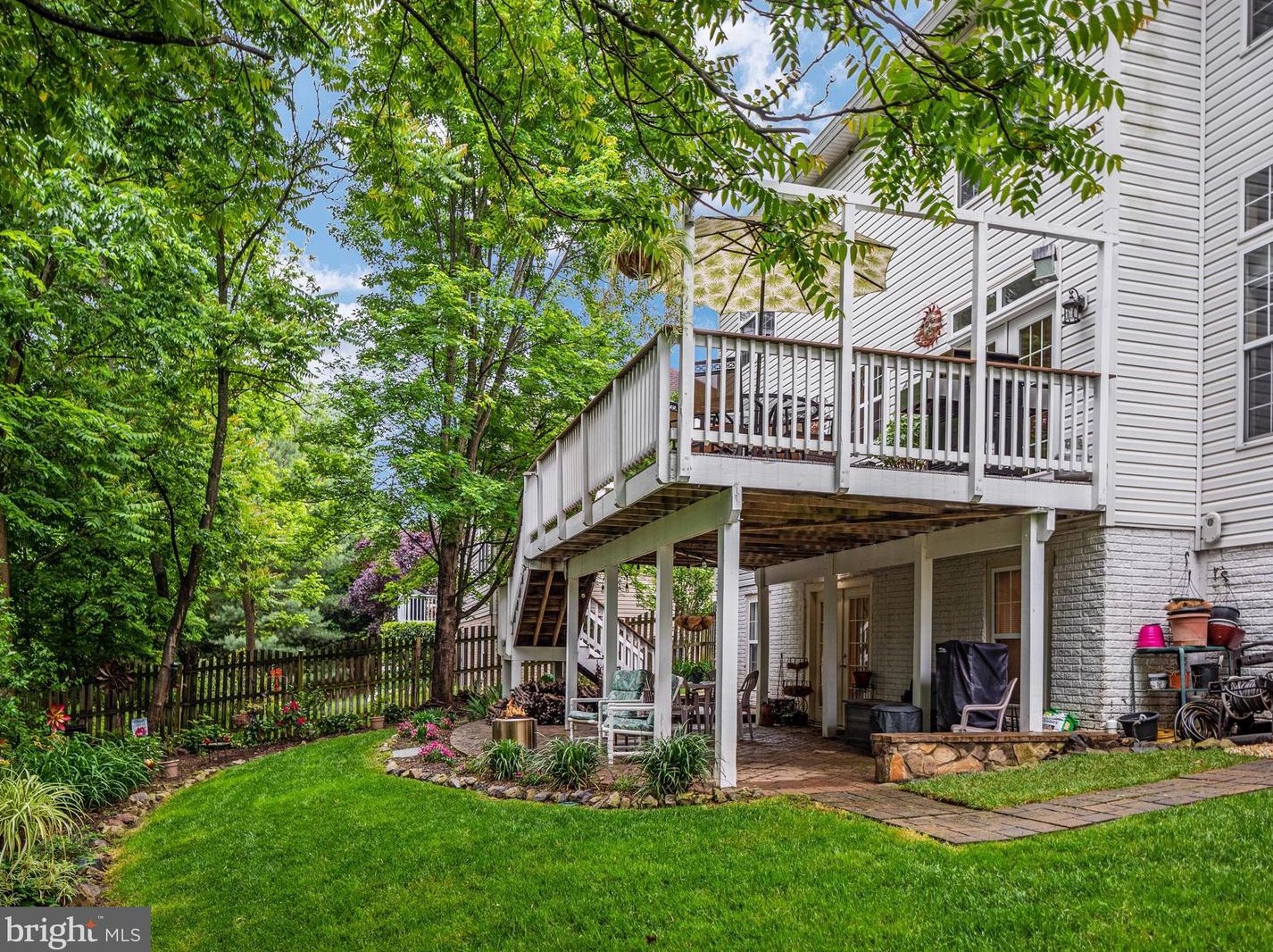 842 Macalister Dr, Leesburg VA 20175-8905 exterior