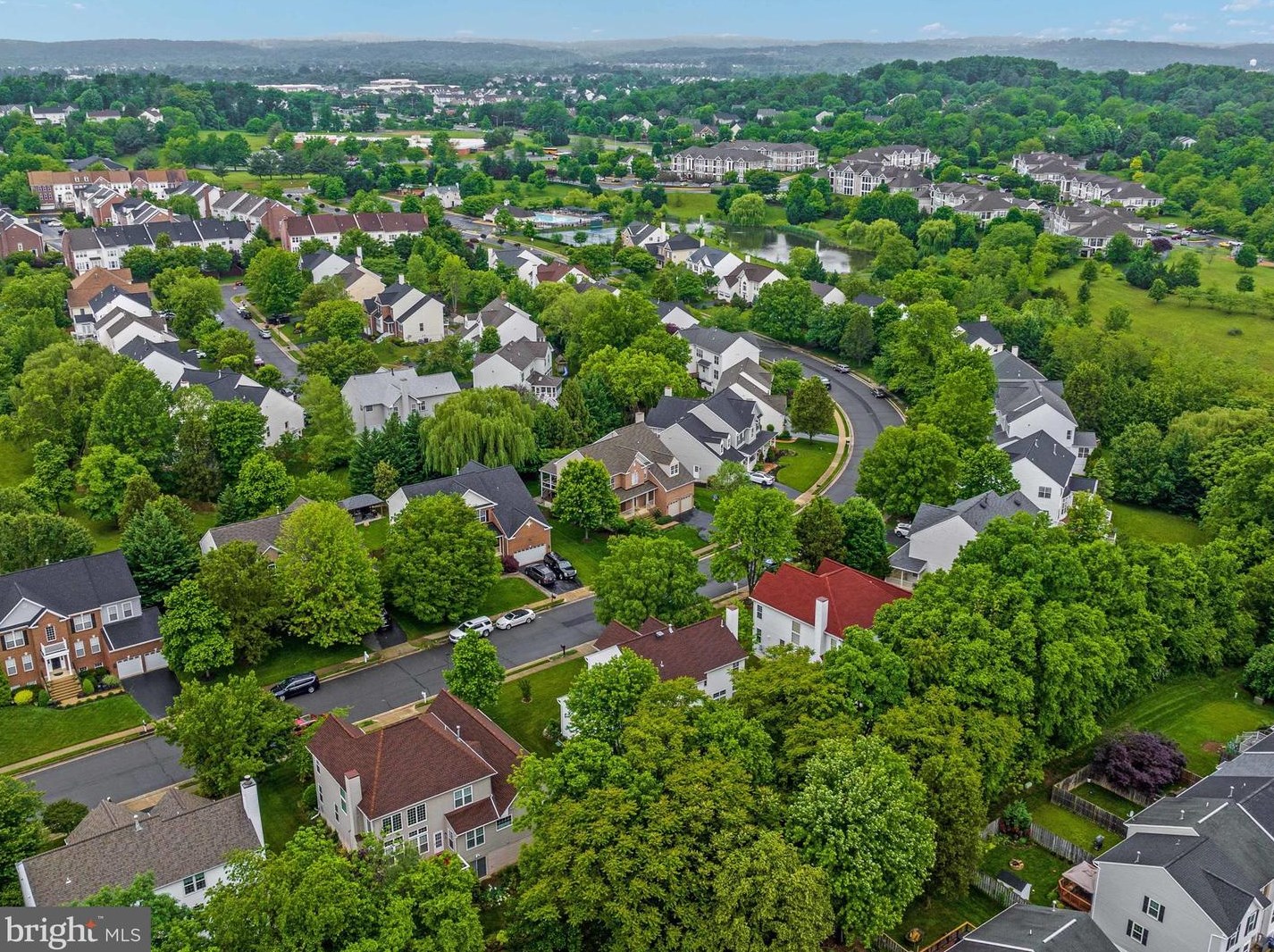 842 Macalister Dr, Leesburg VA 20175-8905 exterior