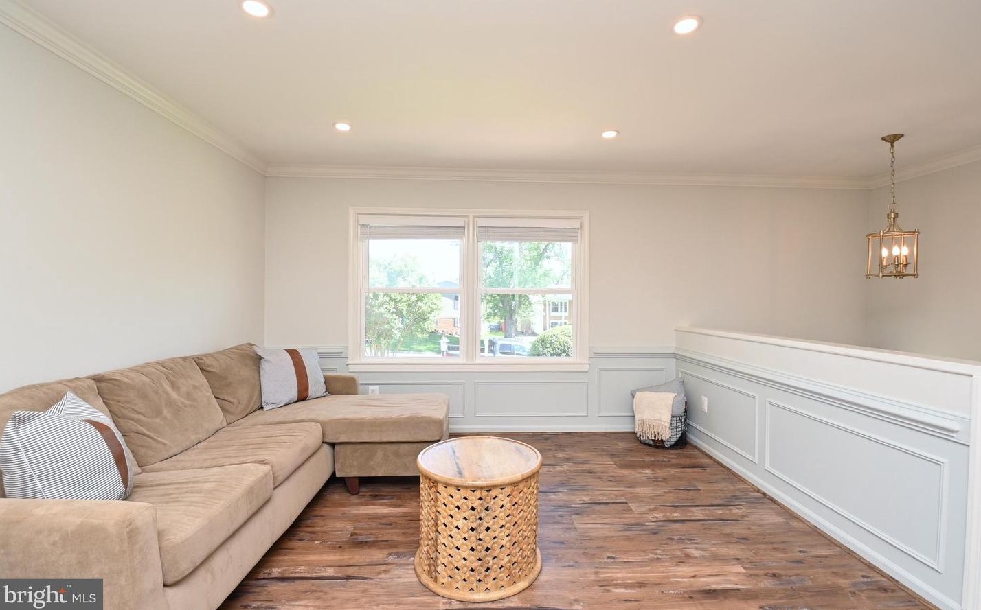 1212 Lee Rd, Dulles VA  20164-2753 exterior