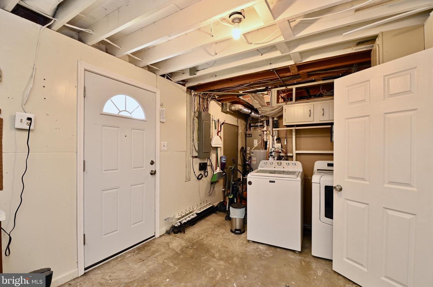 1212 Lee Rd, Dulles VA  20164-2753 exterior