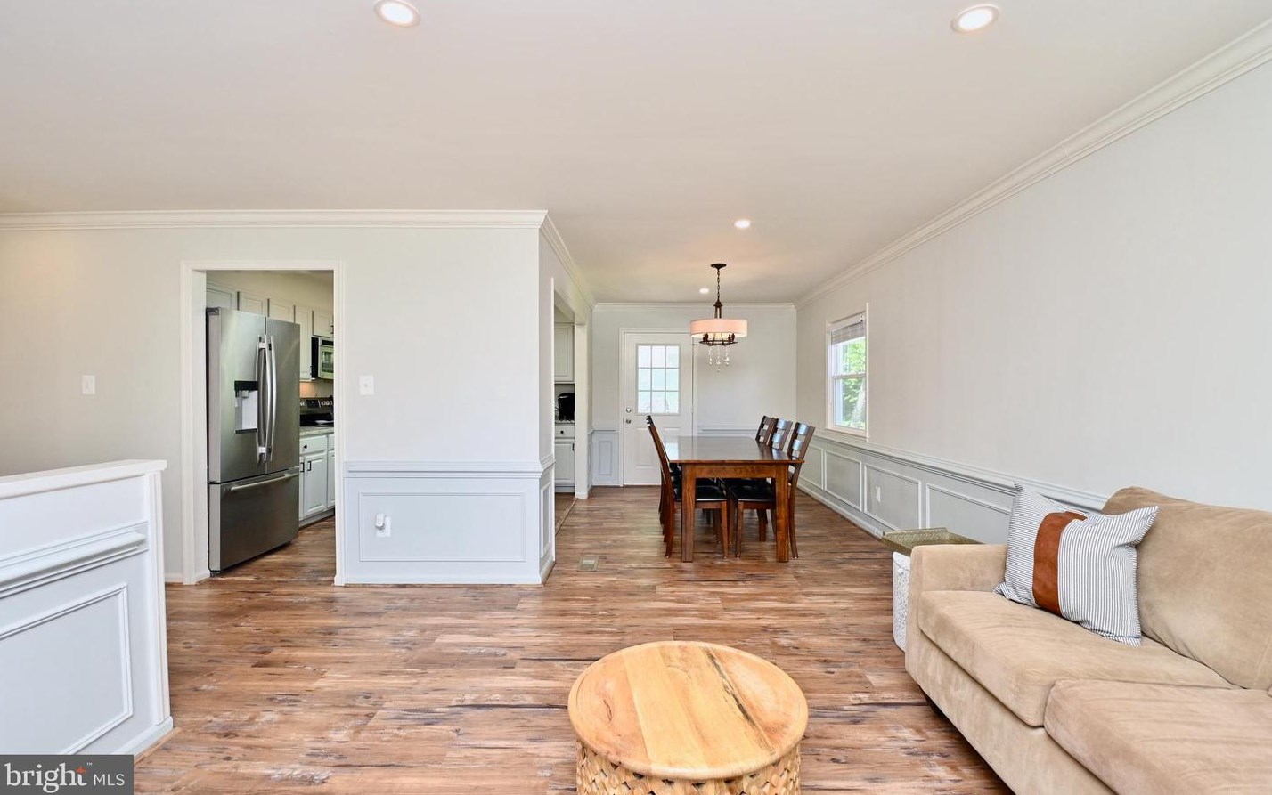 1212 Lee Rd, Dulles VA  20164-2753 exterior