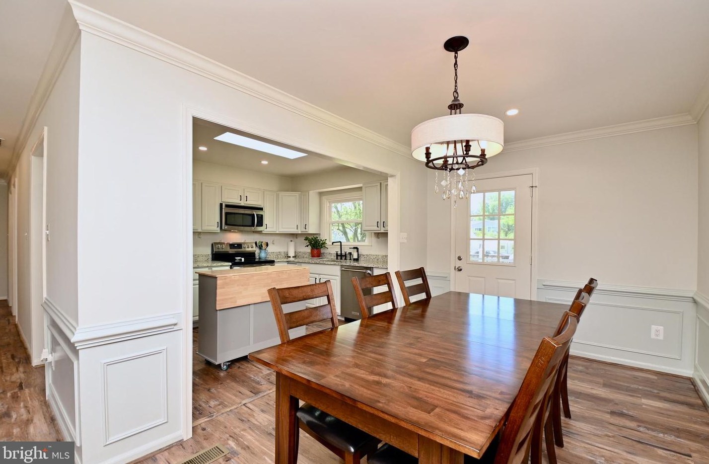 1212 Lee Rd, Dulles VA  20164-2753 exterior