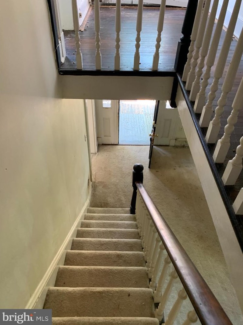 210 Cornwall St, Leesburg VA 20176-2701 exterior