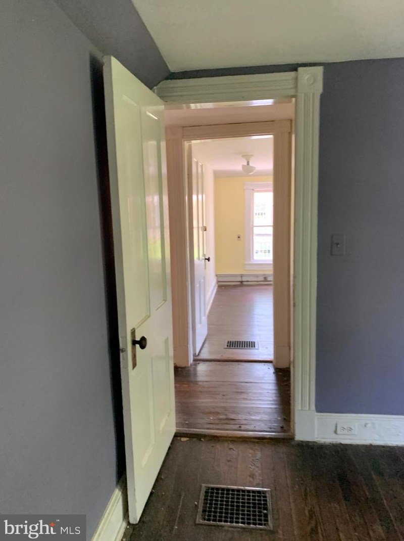 210 Cornwall St, Leesburg VA 20176-2701 exterior