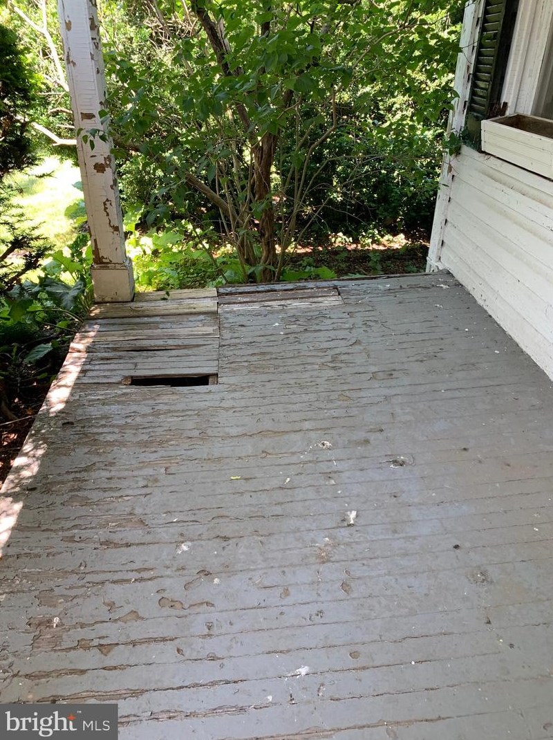 210 Cornwall St, Leesburg VA 20176-2701 exterior