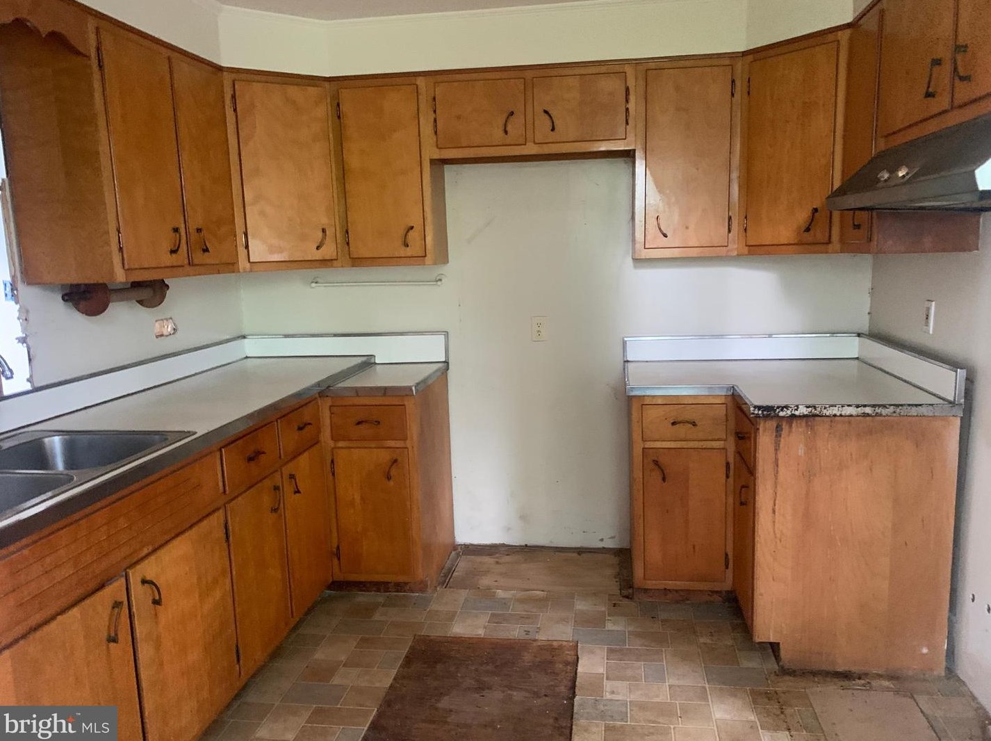 210 Cornwall St, Leesburg VA 20176-2701 exterior