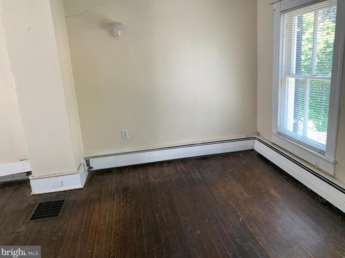 210 Cornwall St, Leesburg VA 20176-2701 exterior