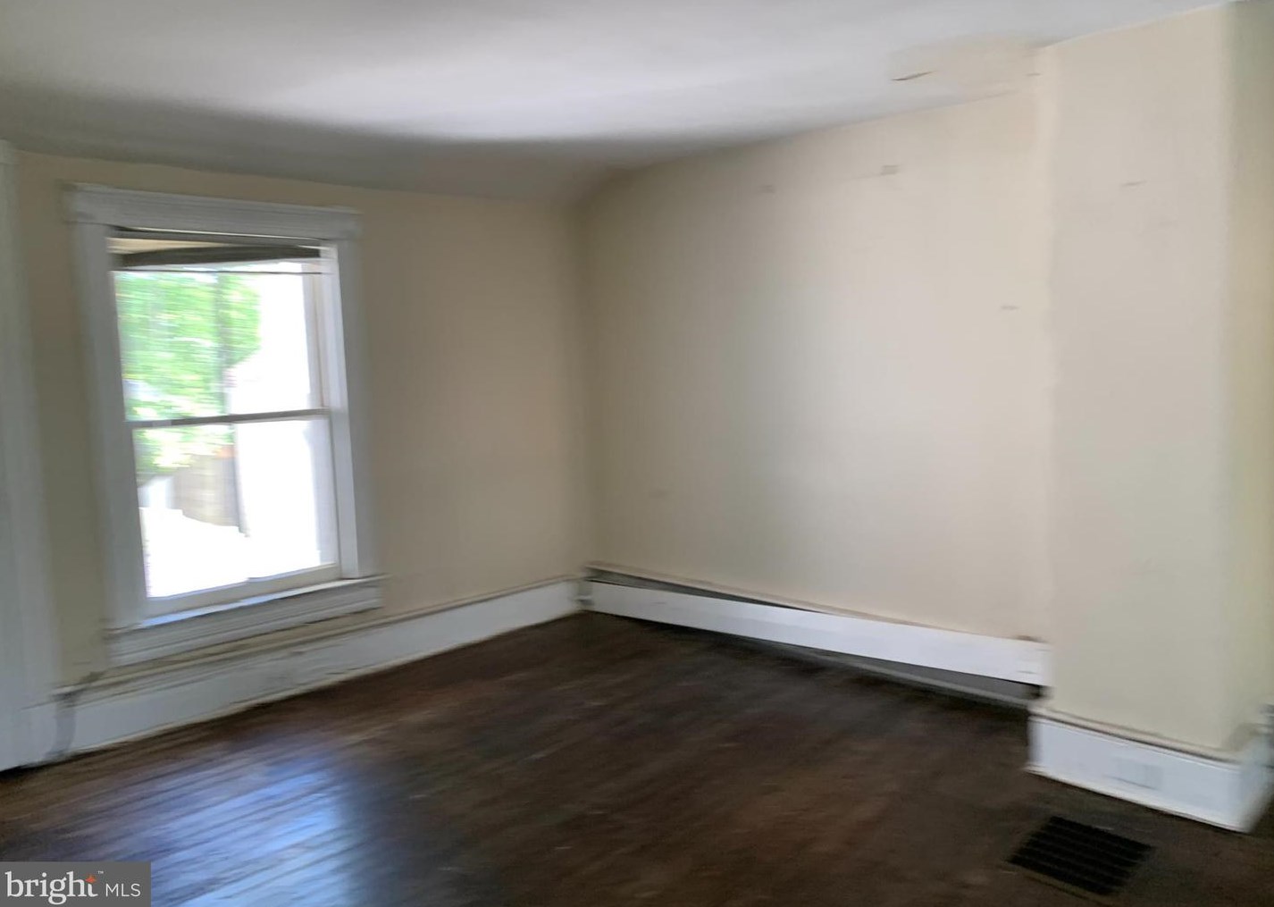 210 Cornwall St, Leesburg VA 20176-2701 exterior