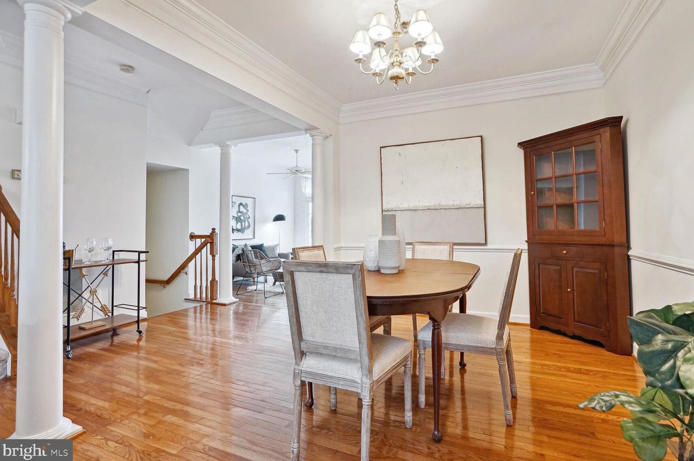 43003 Golf View Dr, Fairfax VA 20152-4449 exterior