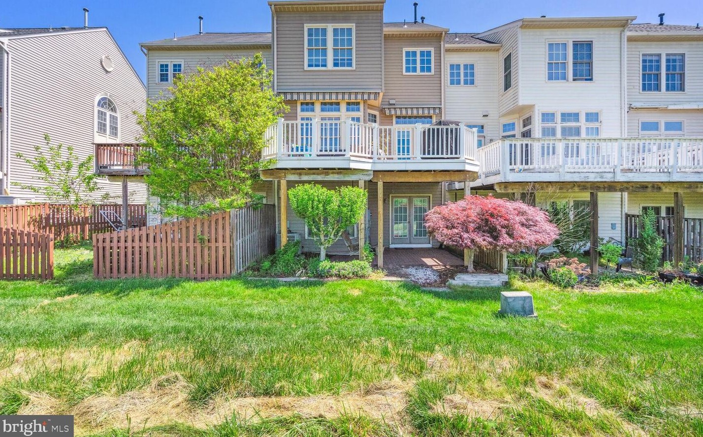 43003 Golf View Dr, Fairfax VA 20152-4449 exterior