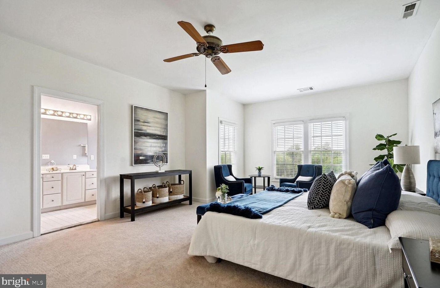 43003 Golf View Dr, Fairfax VA 20152-4449 exterior