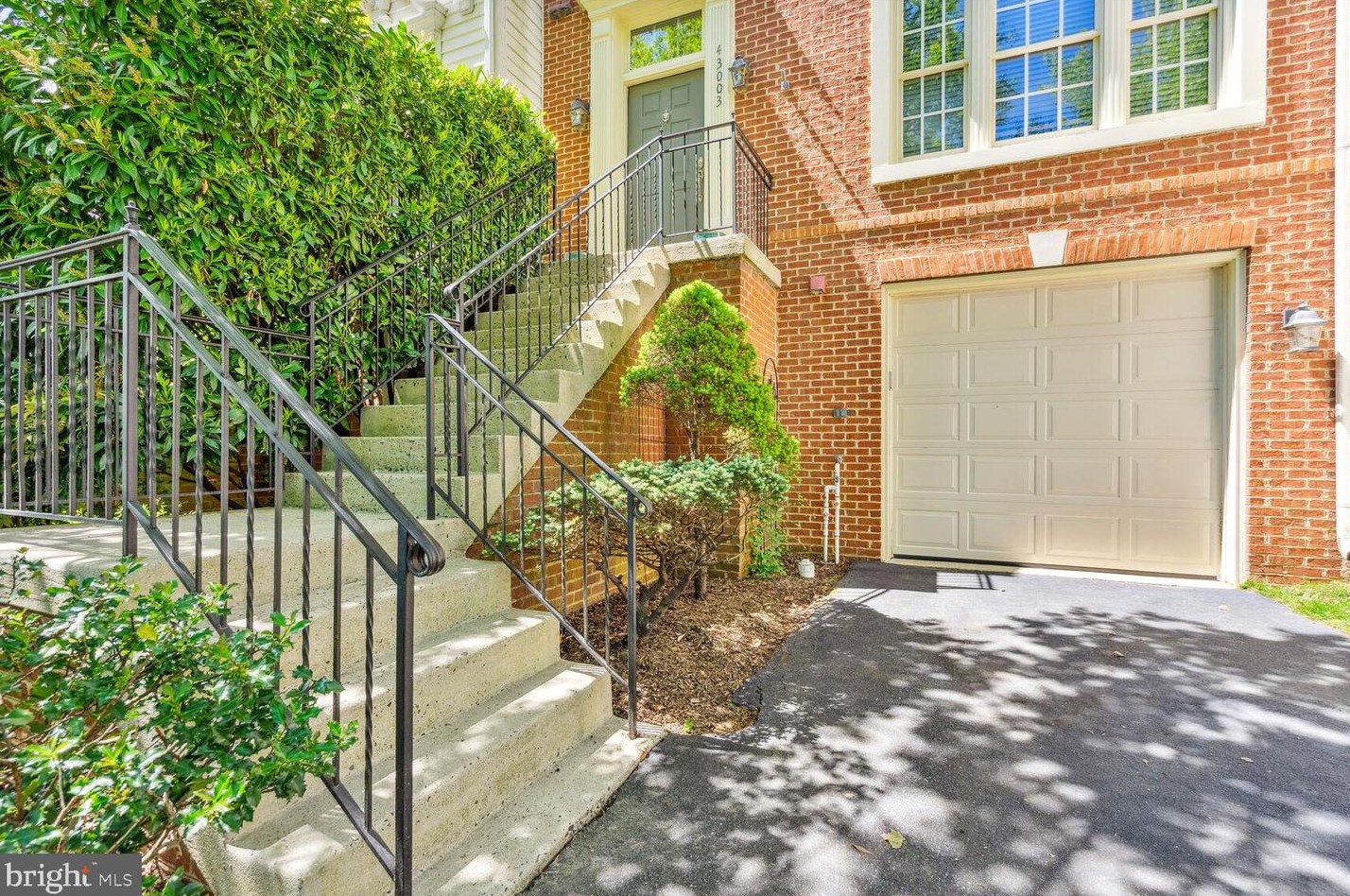 43003 Golf View Dr, Fairfax VA 20152-4449 exterior