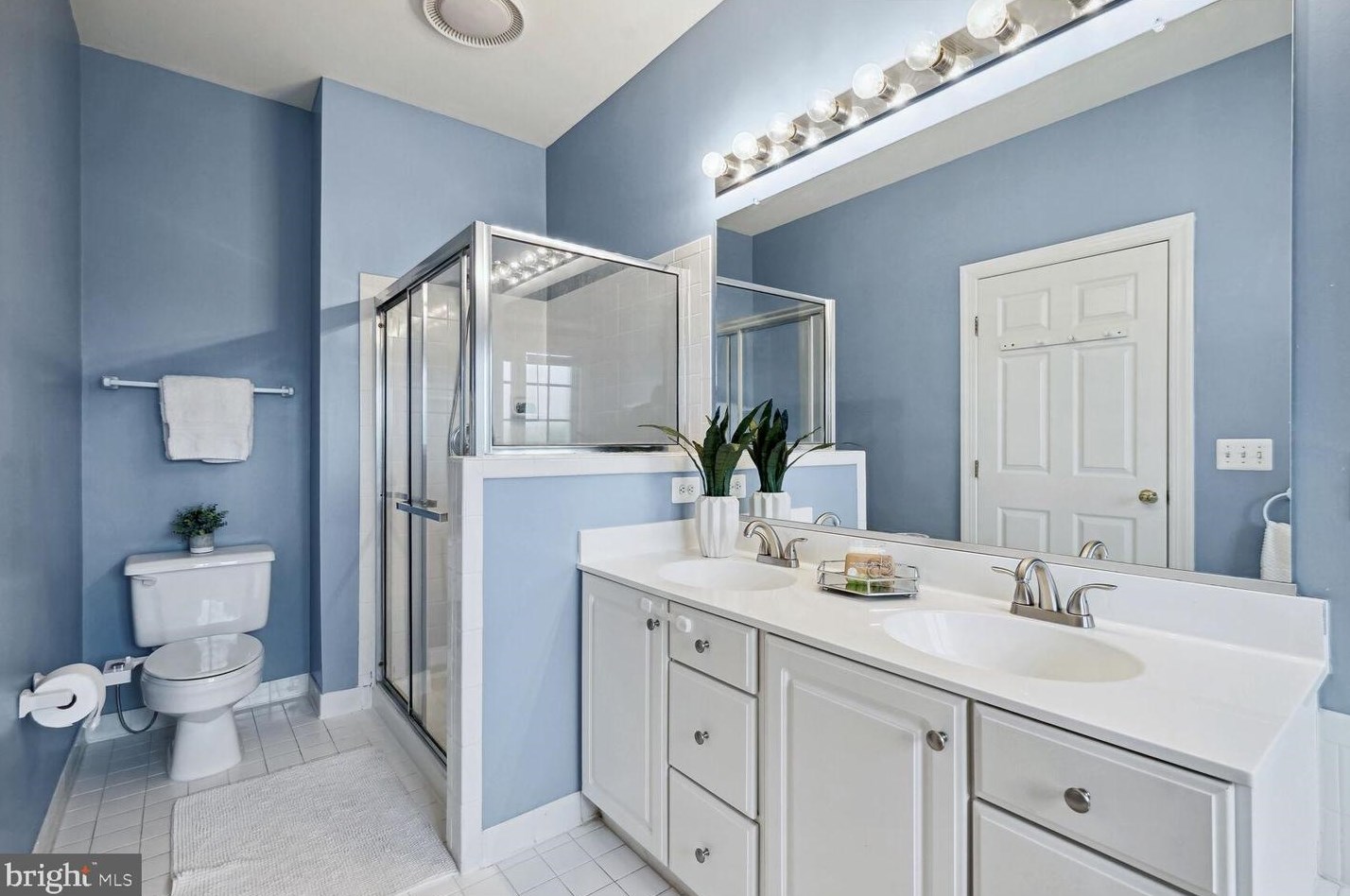 43003 Golf View Dr, Fairfax VA 20152-4449 exterior