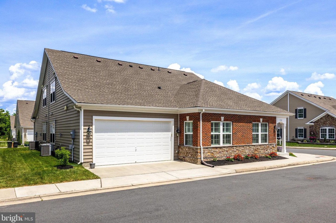 73 Harpers Ml Way, Lovettsville VA  20180-2045 exterior