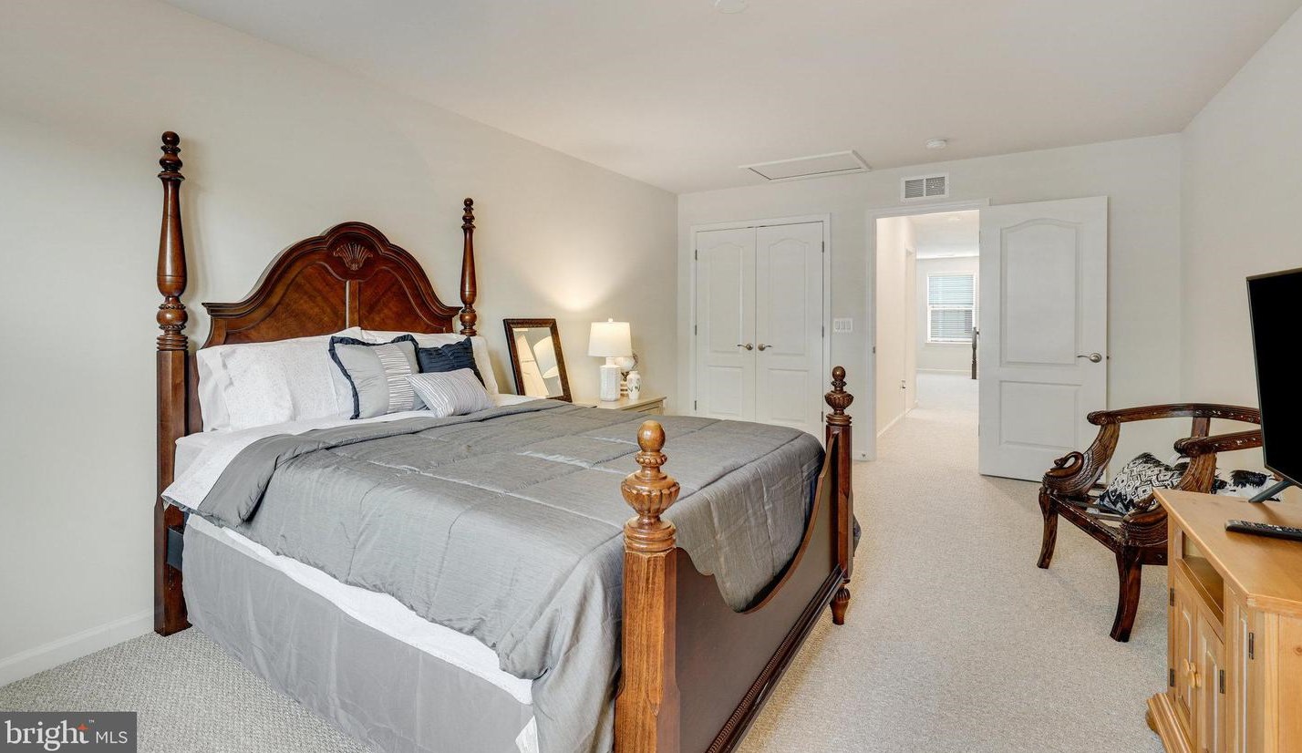 73 Harpers Ml Way, Lovettsville VA  20180-2045 exterior