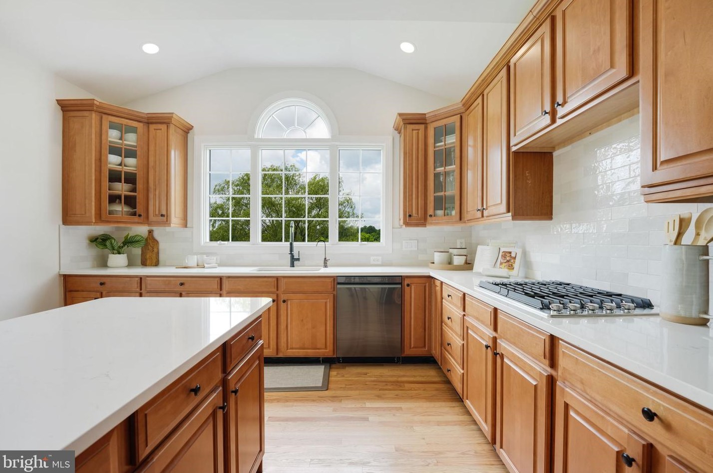 17839 Tobermory Pl, Leesburg VA 20175-7057 exterior