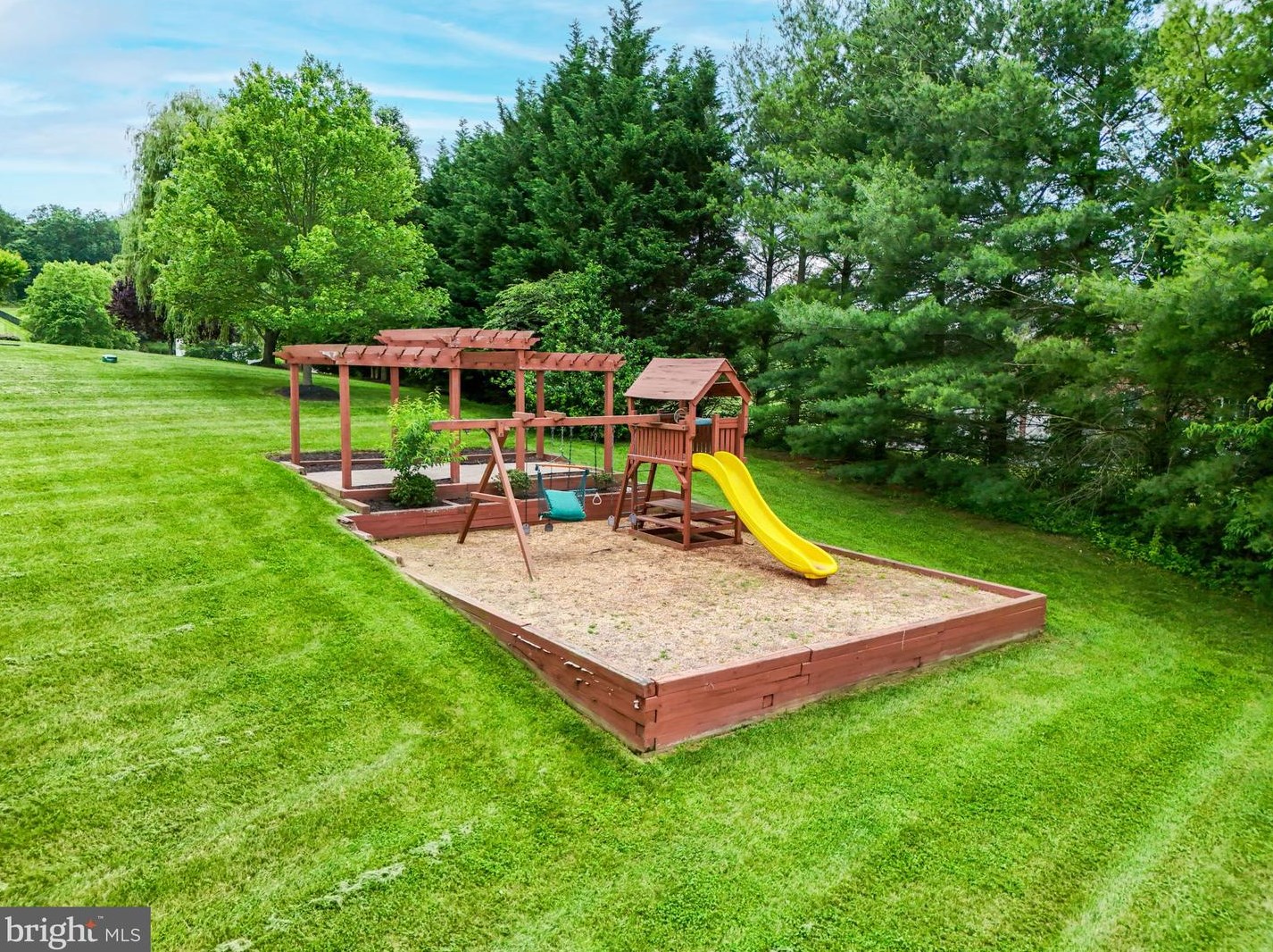 17839 Tobermory Pl, Leesburg VA 20175-7057 exterior