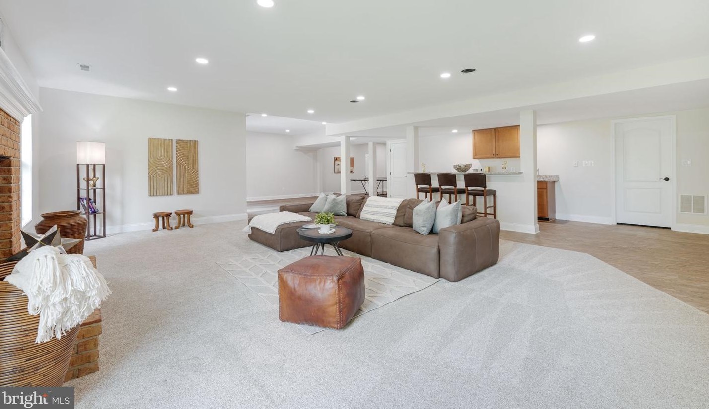 17839 Tobermory Pl, Leesburg VA 20175-7057 exterior