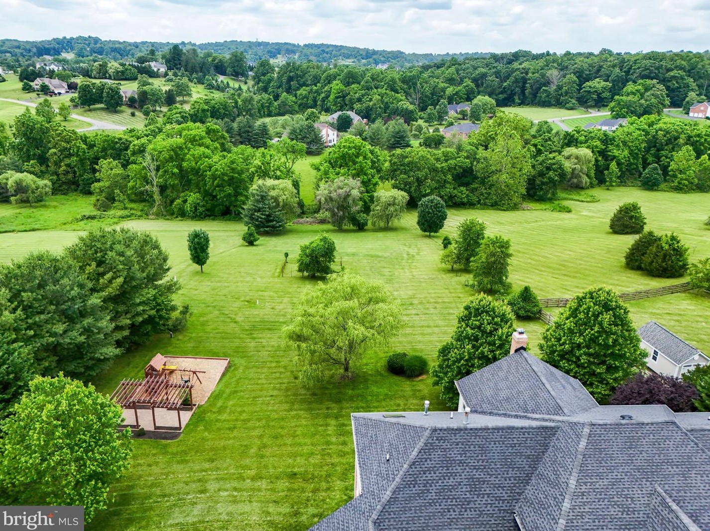 17839 Tobermory Pl, Leesburg VA 20175-7057 exterior